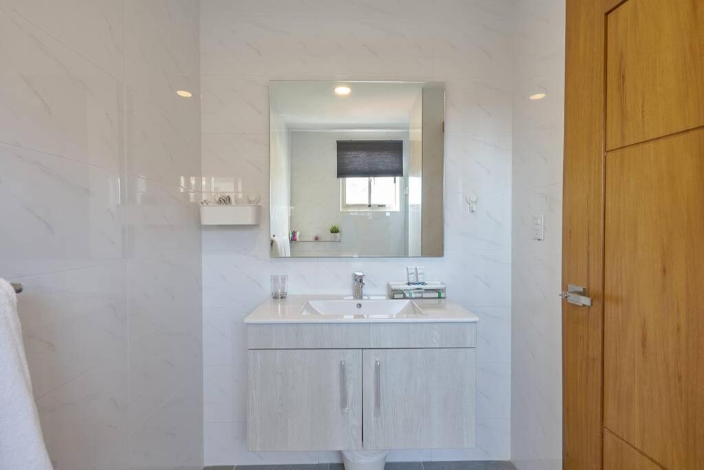 Escape Apartments, Balcony, Pool & Gym In La Julia Santo Domingo Exterior photo