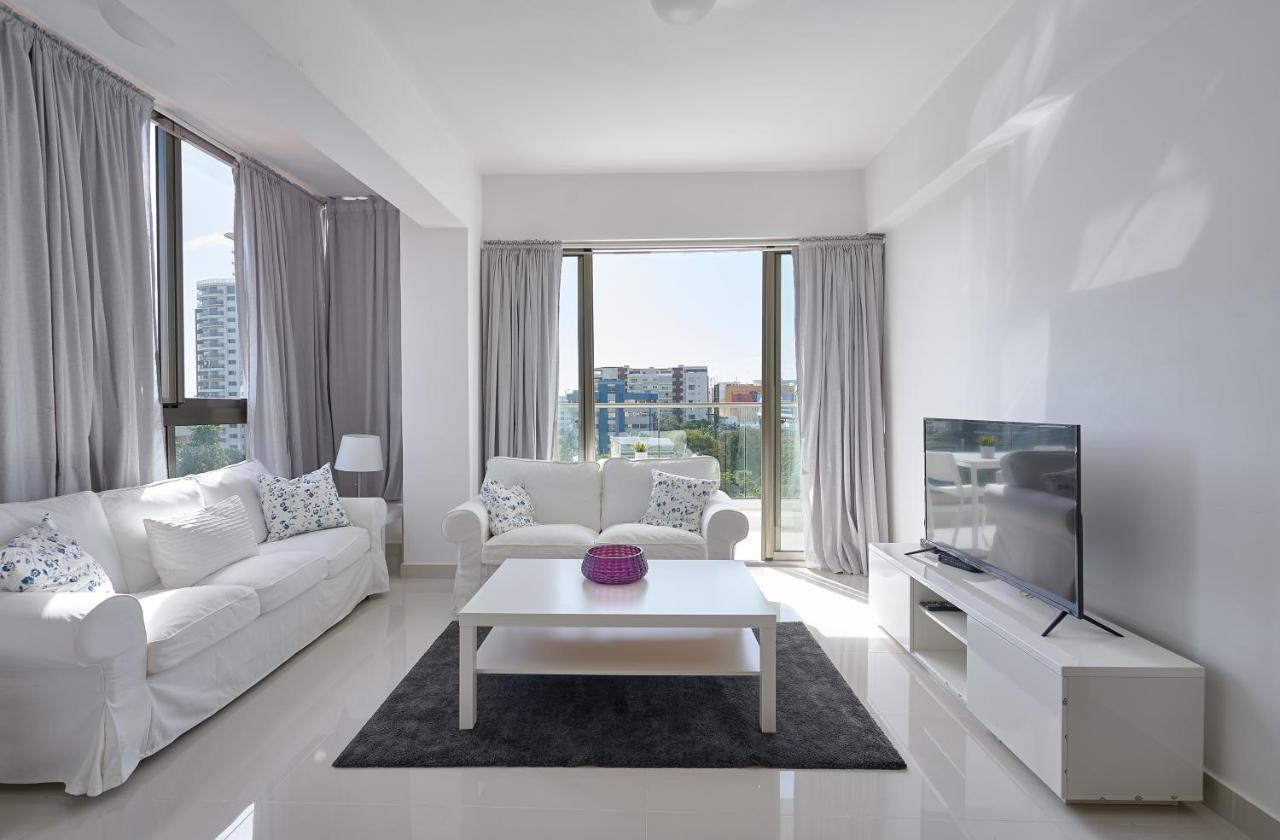 Escape Apartments, Balcony, Pool & Gym In La Julia Santo Domingo Exterior photo