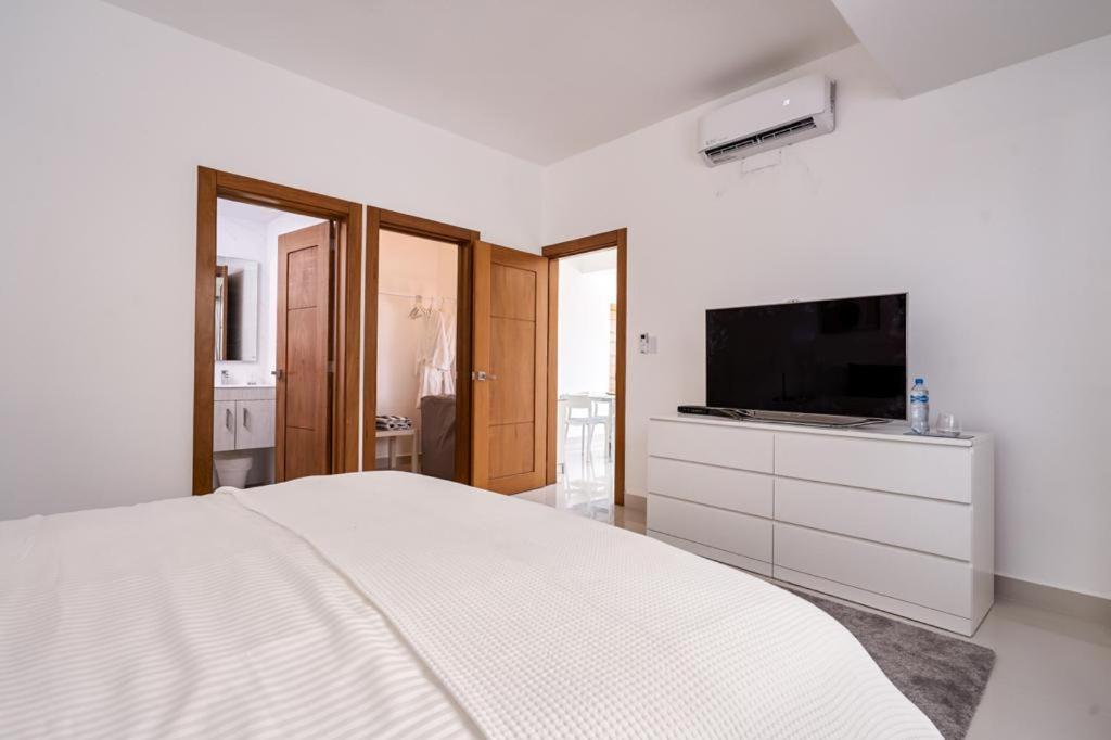Escape Apartments, Balcony, Pool & Gym In La Julia Santo Domingo Exterior photo