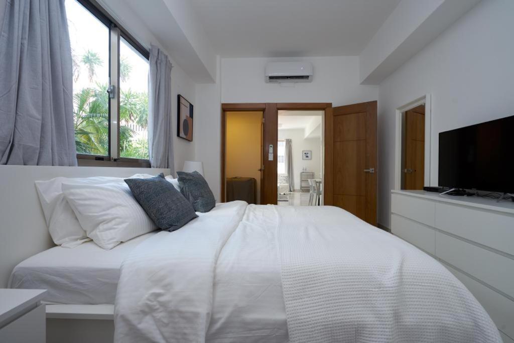 Escape Apartments, Balcony, Pool & Gym In La Julia Santo Domingo Exterior photo